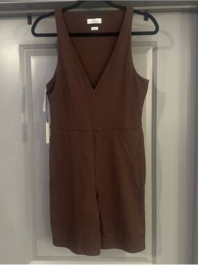 Aritzia | Brown V-Neck Sleeveless Jumpsuit